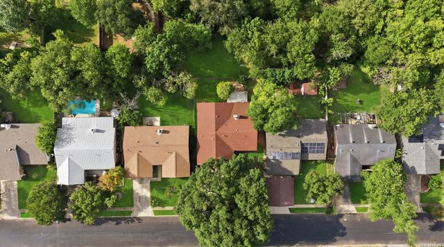 8838 Thatch Dr, San Antonio, TX 78240