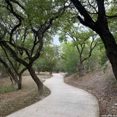 8838 Thatch Dr, San Antonio, TX 78240