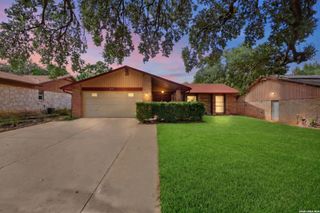 8838 Thatch Dr, San Antonio, TX 78240