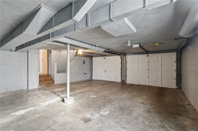 2785 Hastings Dr, Lower Burrell, PA 15068