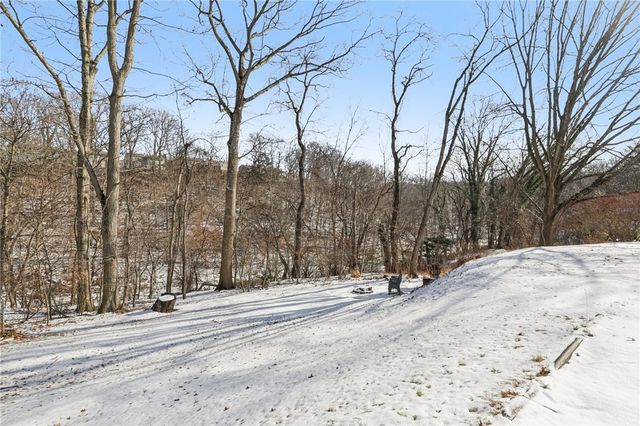 2785 Hastings Dr, Lower Burrell, PA 15068