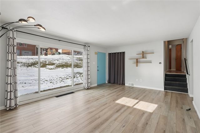 2785 Hastings Dr, Lower Burrell, PA 15068