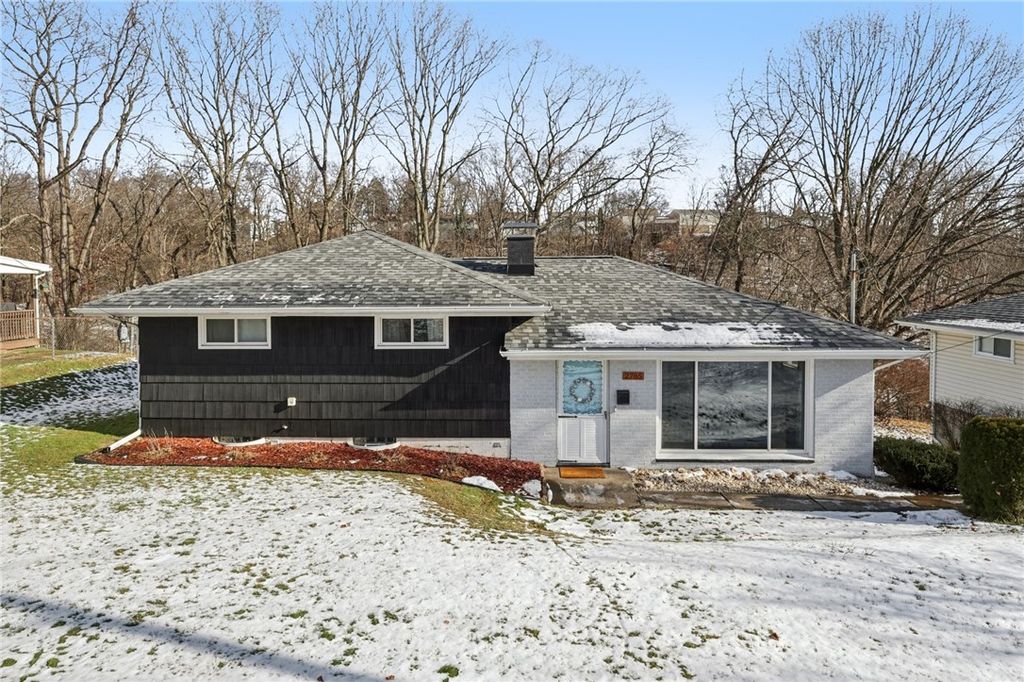 2785 Hastings Dr, Lower Burrell, PA 15068