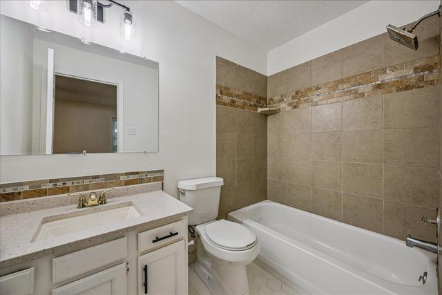 6137 QUINCE RD, Memphis, TN 38119