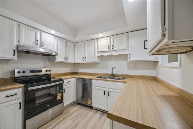 6137 QUINCE RD, Memphis, TN 38119