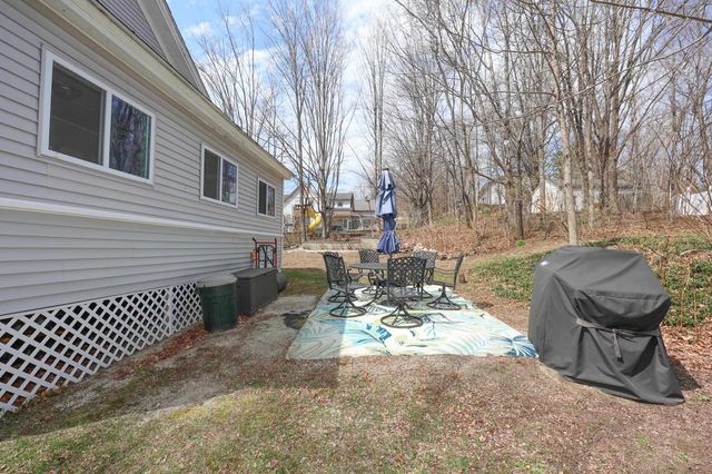 32 Turnpike Street, Pembroke, NH 03275