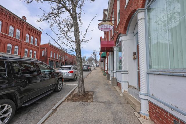 32 Turnpike Street, Pembroke, NH 03275