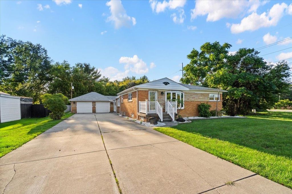 44833 Maddelein Street, Clinton Twp, MI 48036