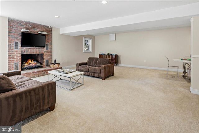 11846 CHAPEL RD, Clifton, VA 20124