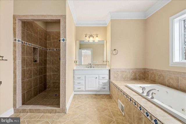 11846 CHAPEL RD, Clifton, VA 20124