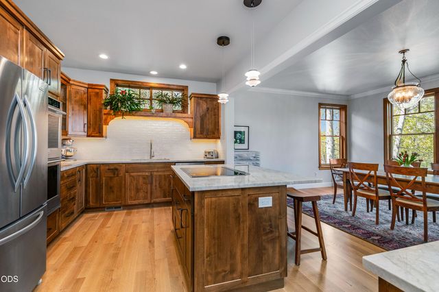 19377 Brookside Way, Bend, OR 97702