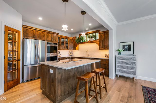 19377 Brookside Way, Bend, OR 97702