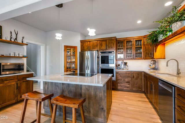 19377 Brookside Way, Bend, OR 97702