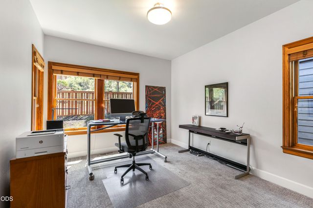 19377 Brookside Way, Bend, OR 97702
