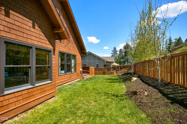 19377 Brookside Way, Bend, OR 97702