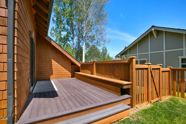 19377 Brookside Way, Bend, OR 97702