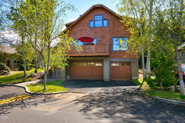 19377 Brookside Way, Bend, OR 97702