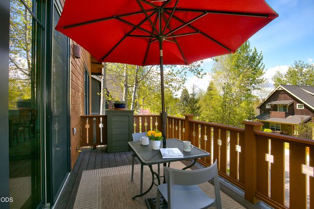 19377 Brookside Way, Bend, OR 97702