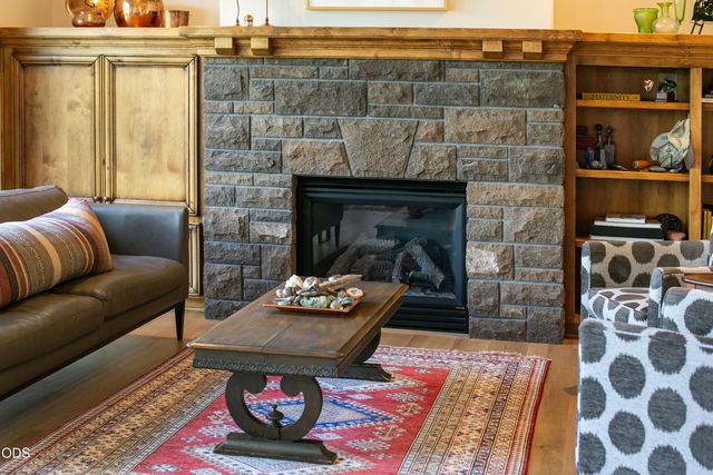 19377 Brookside Way, Bend, OR 97702