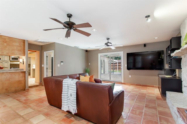 3501 Esplendor Avenue, Irving, TX 75062