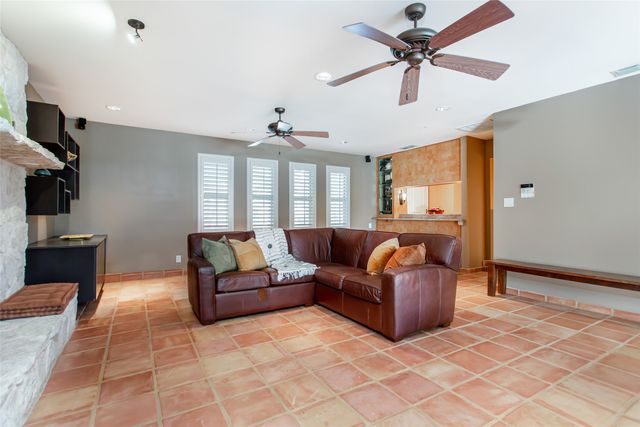 3501 Esplendor Avenue, Irving, TX 75062