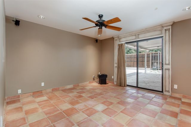 3501 Esplendor Avenue, Irving, TX 75062