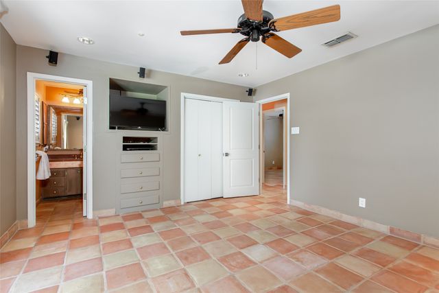 3501 Esplendor Avenue, Irving, TX 75062