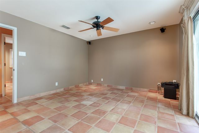 3501 Esplendor Avenue, Irving, TX 75062