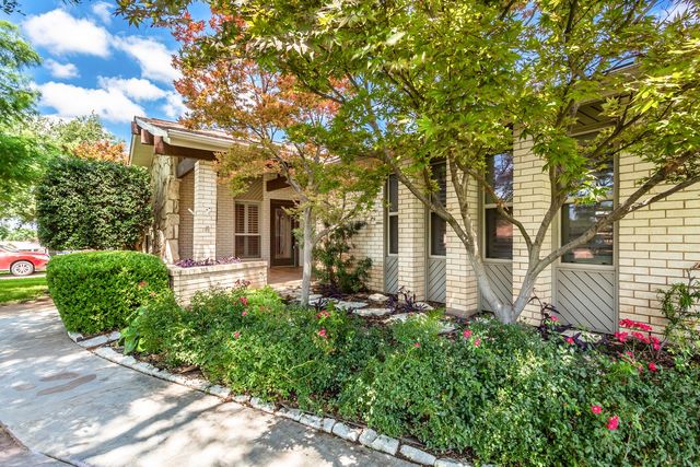 3501 Esplendor Avenue, Irving, TX 75062