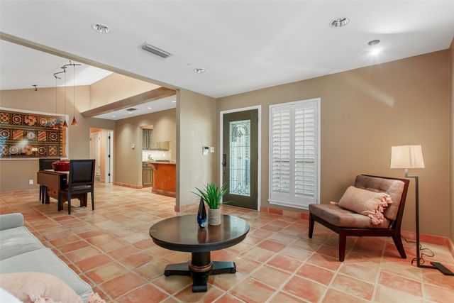 3501 Esplendor Avenue, Irving, TX 75062