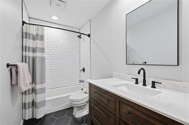 15317 W 83rd Terrace, Lenexa, KS 66219