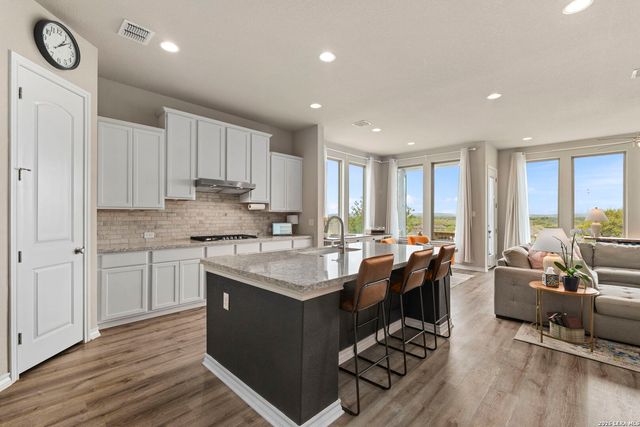 102 Ocotillo, Boerne, TX 78006