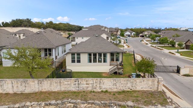 102 Ocotillo, Boerne, TX 78006