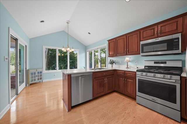 10902 W 82nd Court, St. John, IN 46373