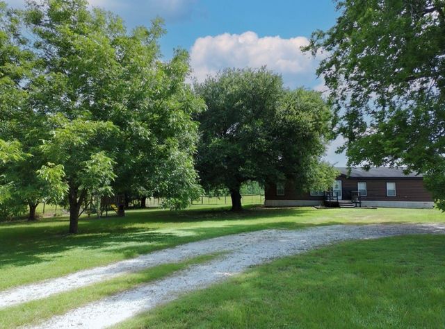 570 Four Notch Road, Huntsville, TX 77340