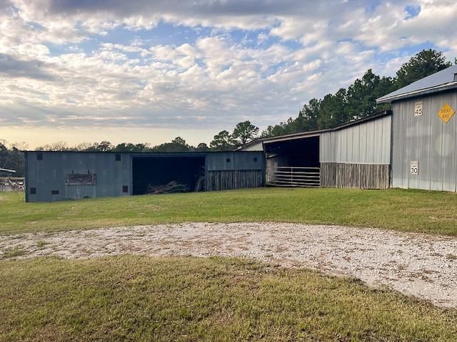 570 Four Notch Road, Huntsville, TX 77340
