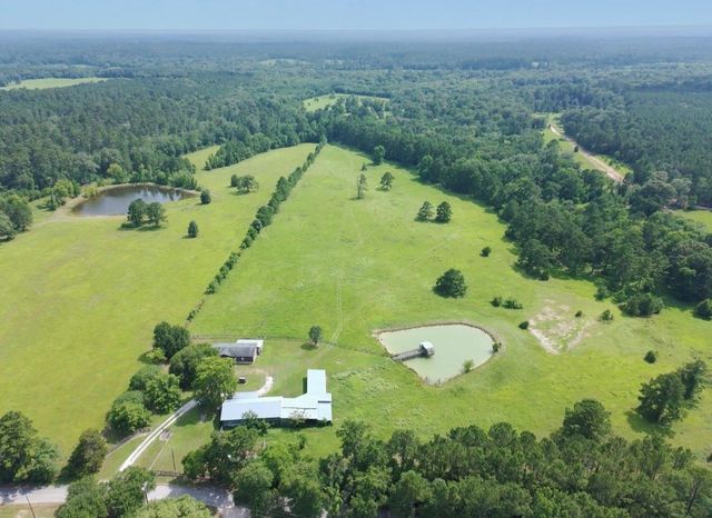 570 Four Notch Road, Huntsville, TX 77340