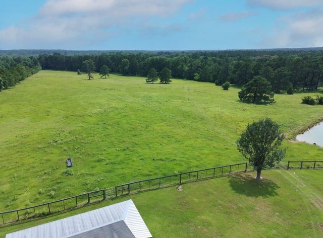 570 Four Notch Road, Huntsville, TX 77340