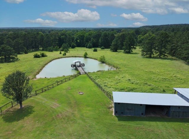 570 Four Notch Road, Huntsville, TX 77340