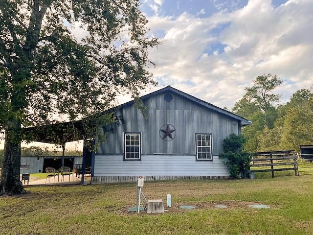 570 Four Notch Road, Huntsville, TX 77340