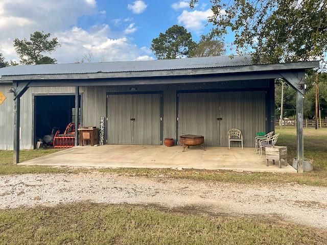 570 Four Notch Road, Huntsville, TX 77340