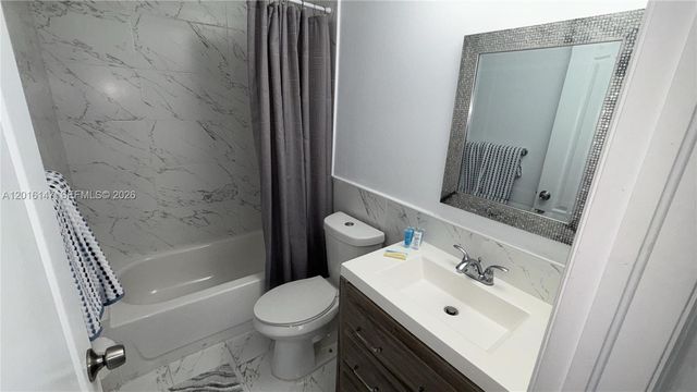 3872 Grand Ave A, Miami, FL 33133