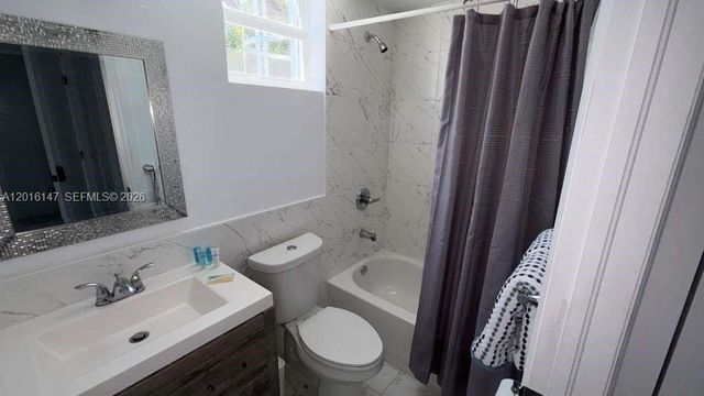3872 Grand Ave A, Miami, FL 33133