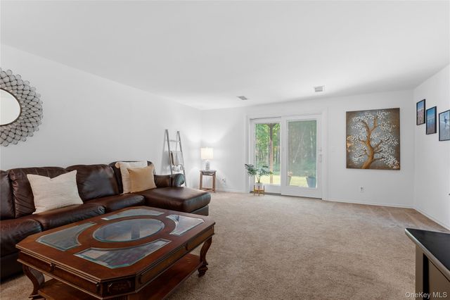 204 Twin Brook Court, Carmel, NY 10512