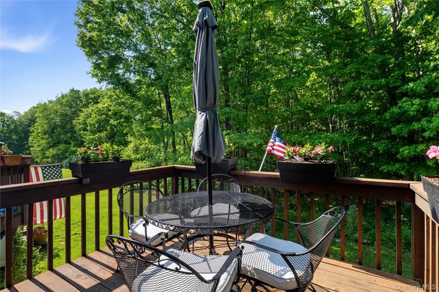 204 Twin Brook Court, Carmel, NY 10512