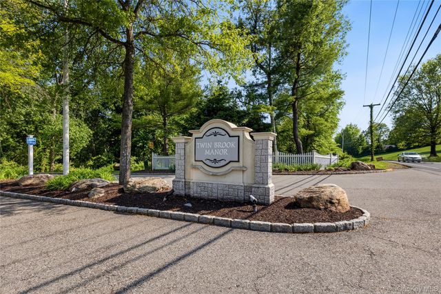 204 Twin Brook Court, Carmel, NY 10512