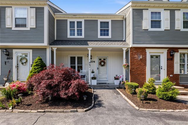 204 Twin Brook Court, Carmel, NY 10512