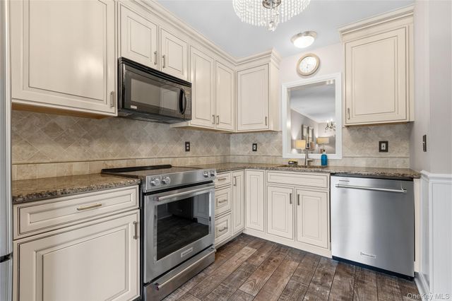 204 Twin Brook Court, Carmel, NY 10512