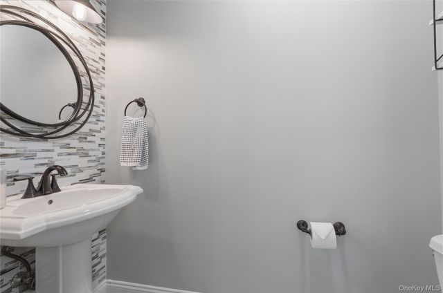 204 Twin Brook Court, Carmel, NY 10512