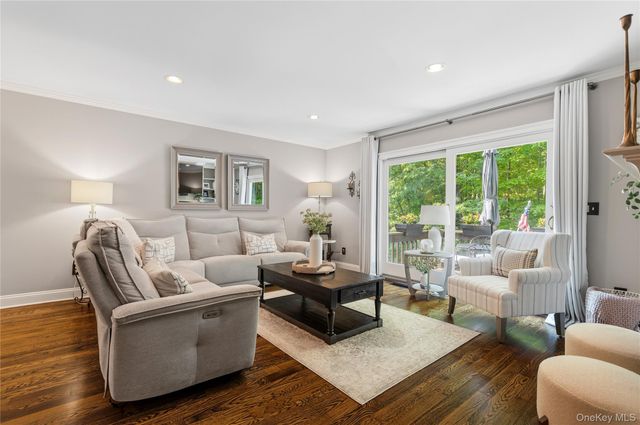 204 Twin Brook Court, Carmel, NY 10512